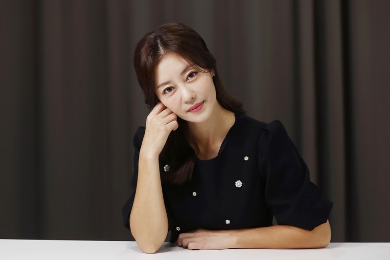 시련을 딛고 피어난 제2의 인생 쥬얼리 이지현 나이 키 프로필 알아보기
