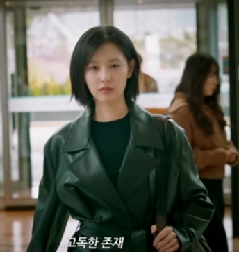 김지원, 김수현과 ♥핑크빛 2년 만에 기쁜 소식 전했다...이번엔 의사로 변신 [닥터X]