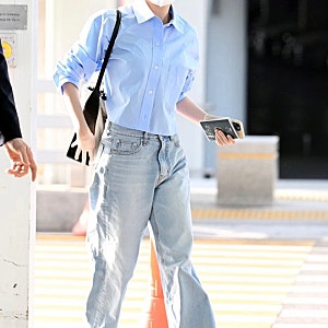아이유 신발, 뉴발란스 뉴발 327 문빔 아이보리 블랙 그레이