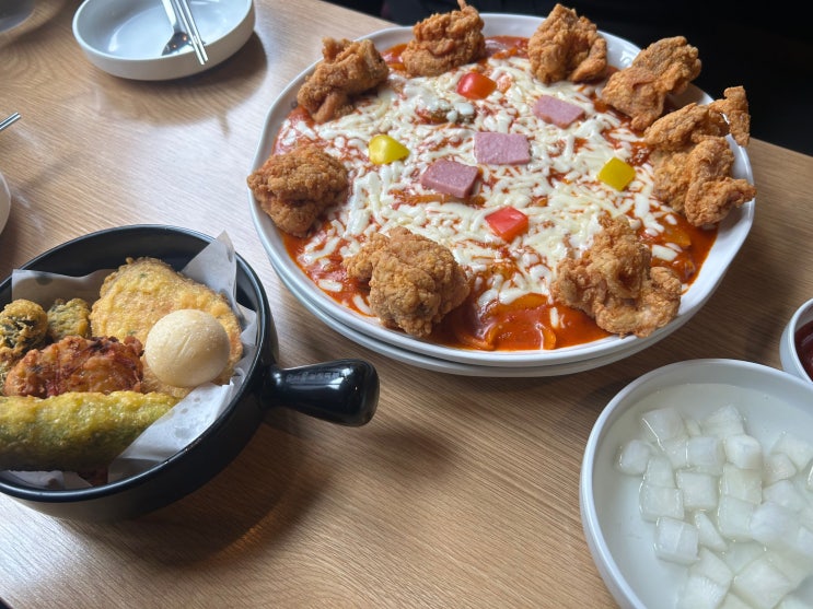  [안암역] 김치와 떡국떡의 만남, 고려대 이색떡볶이 맛집 <유자유김치떡볶이 본점>