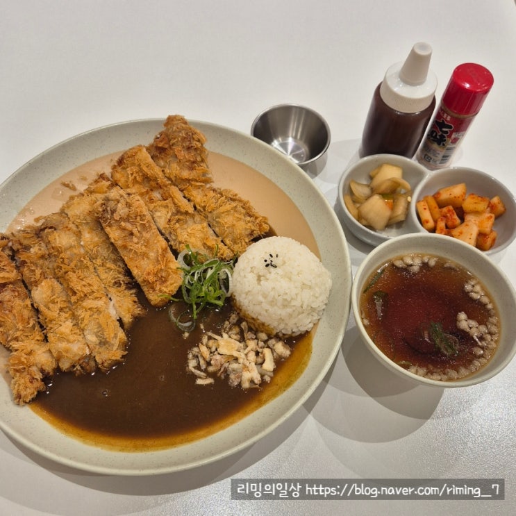  부산 온천장 혼밥 맛집  모모니쿠 감성 식당 치킨카츠