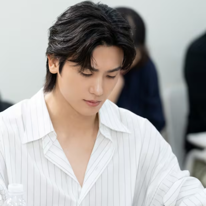 박형식, "키 183cm 실물 깡패"아이돌에서 믿고 보는 배우가 되기까지 (프로필/MBTI/우가팸)