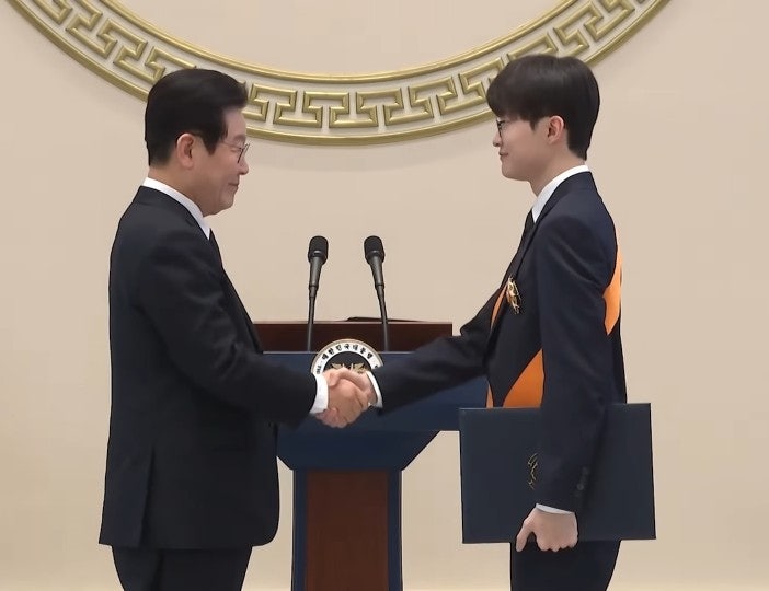 페이커 체육훈장 청룡장 수여, 프로게이머 최초