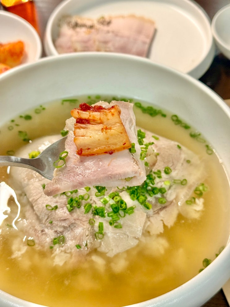  인사동 한식 곰탕 돼지국밥 맛집 월하동