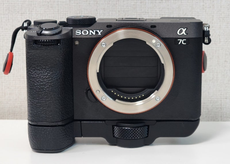 [카메라] A7C2, A7CR 그립감의 구세주..! 소니 GP-X2 리뷰 (스몰리그 4438과의 비교)