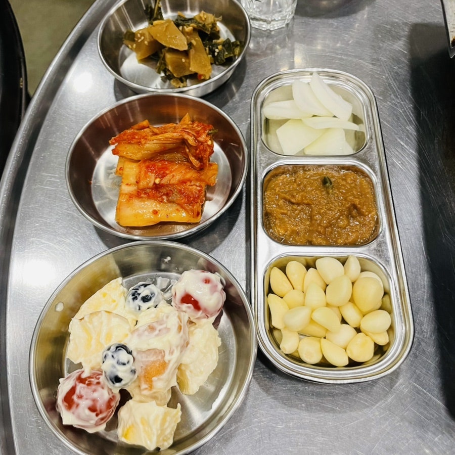 황우와꺼먹돼지 사진 5