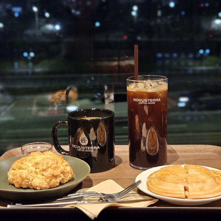  주차 편한 해운대 카페 노부스테라 온천천 뷰 반여동 대형카페