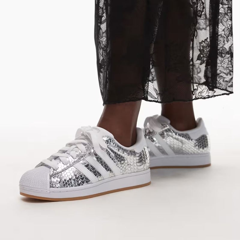 (W)아디다스 슈퍼스타 2 크롬 스네이크 ADIDAS ORIGINALS SUPERSTAR 2 WOMENS SHOE Chrome Snake KH9020