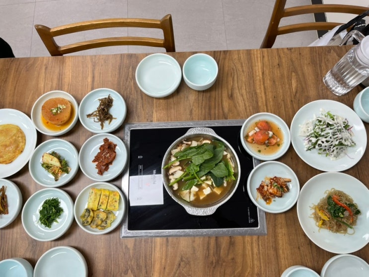  신성동맛집 따뜻한 솥밥 한상, 가족과 함께한 대전 신성동 ‘목민정’ 외식 이야기