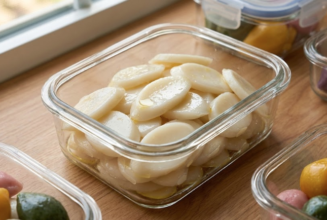 떡국떡 보관, 냉장고 넣으면 곰팡이? '이거' 한 방울로 갈라짐 없이 쫄깃하게 냉동!