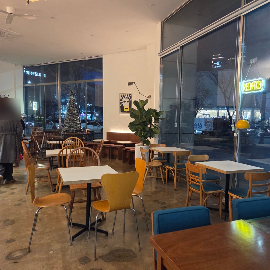 육각커피 서광주점 사진 3