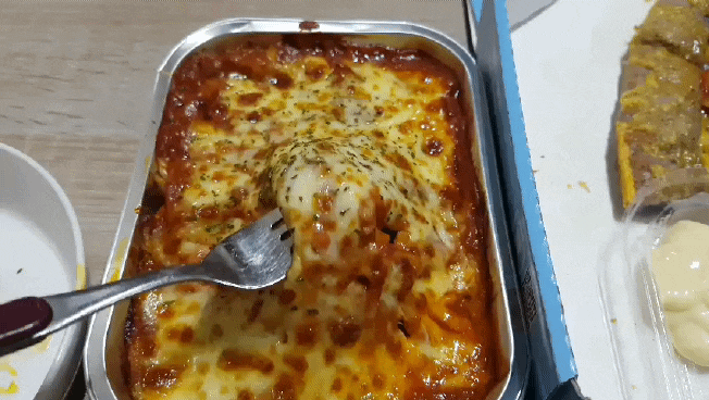  새벽에 찾아오는 음식과 음료.gif