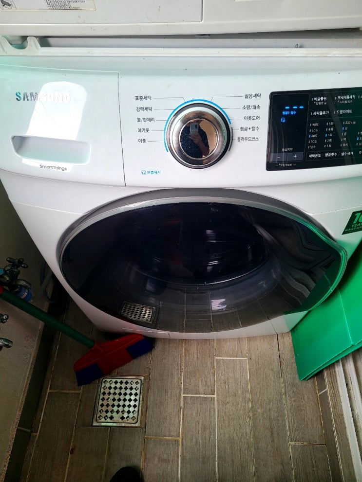  삼성 드럼세탁기 문은 잠기는데 안돌아갈때 (WF17R7200)