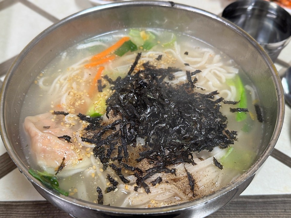 행복실비칼국수 사진 6