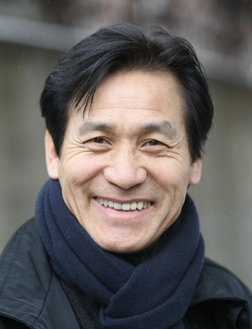  '국민배우' 안성기, 혈액암으로 5일 사망...향년 74세