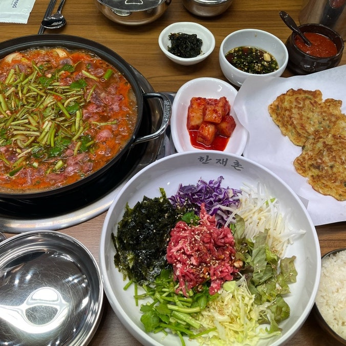  구미 인동맛집 '한재촌' 구미본점 : 한우소찌개, 육회비빔밥 먹은 후기