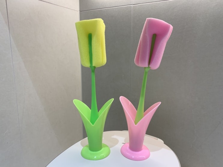  [내돈내산] 주방에 꽃이 피었어요 살림백서 튤립 물병 세척솔로 완성한 감성 인테리어 꿀팁