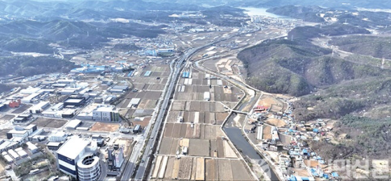   6.3 지방선거 앞두고 불붙은 '용인 반도체 산단' 이전 논란… 국익인가 표심인가?