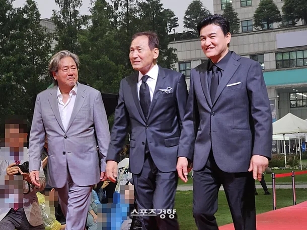  국민배우 안성기 별세 - 70년 한국영화사와 함께한 전설의 마지막 인사 (향년 74세)
