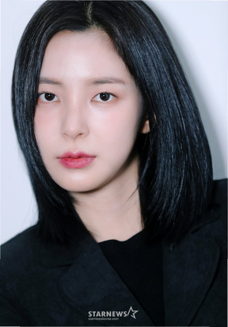 8년 전 '프듀' 광탈 연습생, 배우 전향 후 인생 역전! '캐셔로' 신수현, 이준호와 압도적 호흡