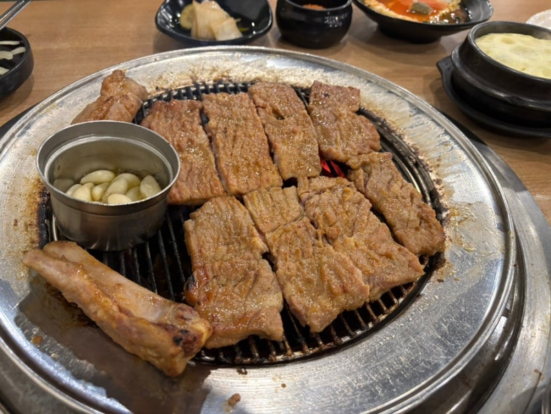 사가정 맛집 흥부골숯불돼지왕갈비 후기