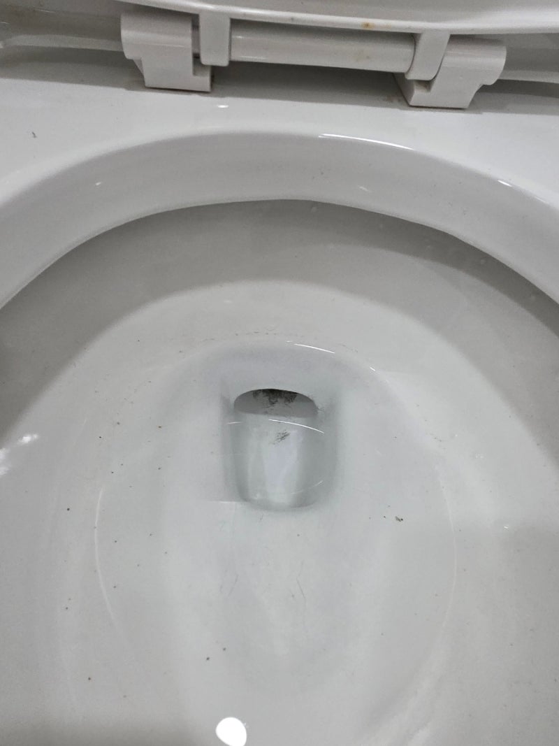 막힘 변기 뚫고생긴 스크래치 흠집제거 복원방법