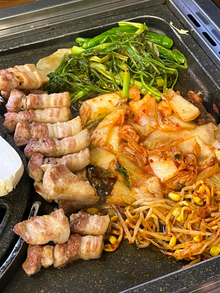  보성녹돈 삼겹살 먹어봄? 신선한 야채까지 무한리필되는 종로3가역 삼겹살 맛집 참돼짓간 종로본점