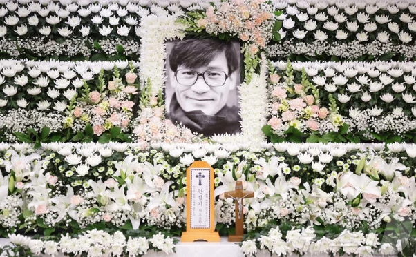 국민배우 안성기, 74년의 영화 같은 삶을 끝내고 떠나다