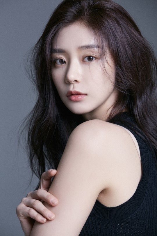 스프링피버 '증명사진 여신'에서 '로코 퀸'으로, 배우 이주빈 나이 키 프로필 알아보기