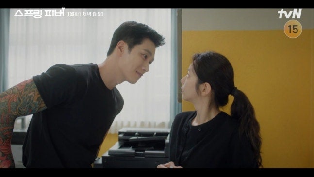 안보현, 팔뚝에 문신 뒤덮고 사고치더니 결국…이주빈 미모에 반해 ('스프링')