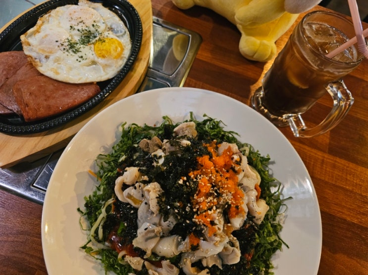  [제주도맛집] 2교시술기로운 생활 : 백골뱅이회국수, 스팸이구운계란후라이, 유자우롱츄하이, 제주시이자카야