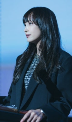   "원빈이 반할 만하네" 이나영 3년 공백 깨고 변호사 변신! 압도적 아우라의 귀환
