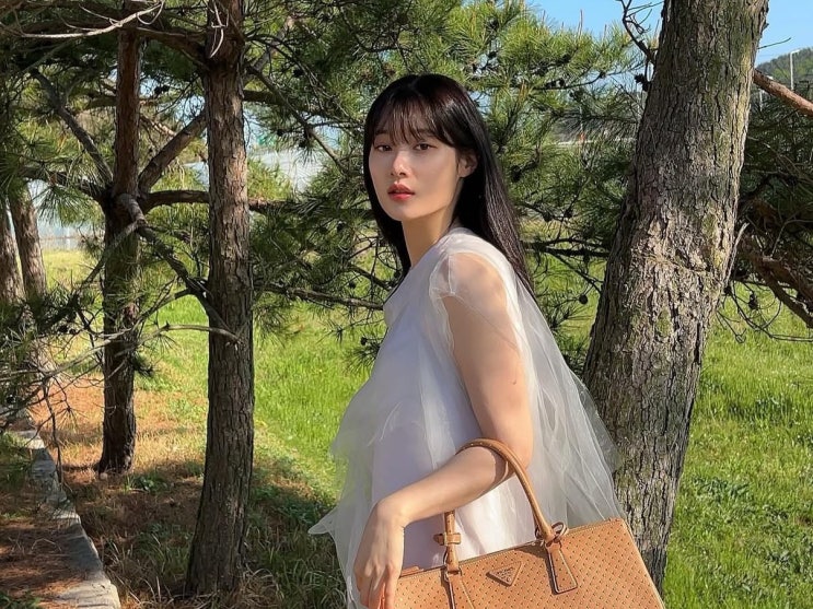  시크하지만 찰랑거리는 동탄 미용실 커트 스타일은?
