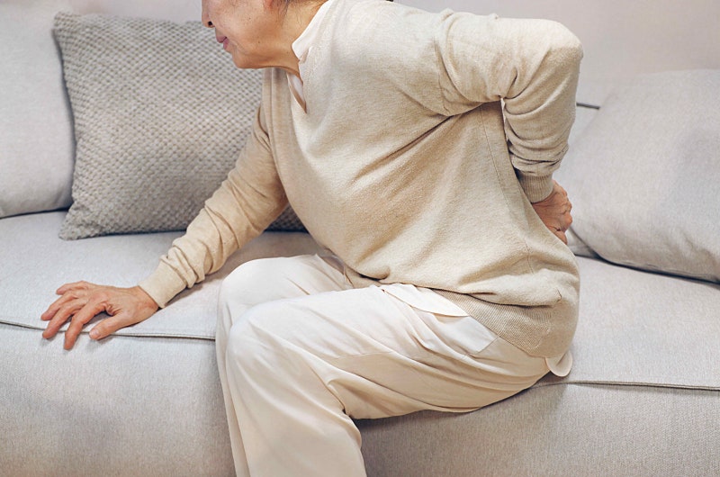 서농동 정형외과 허리디스크 원인과 치료까지 제대로 정복 - 신영통마디척척의원 건강칼럼