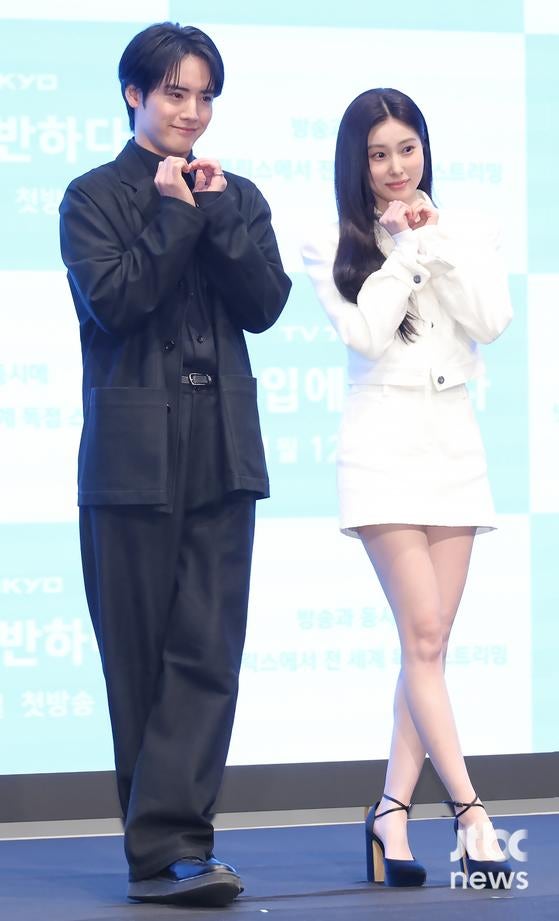 일본 TV TOKYO 드라마 첫입에 반하다 배우 아카소 에이지·강혜원 프로필 걸그룹 아이즈원 출신