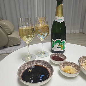 이마트 장어구이와 스파클링 와인 샴페인