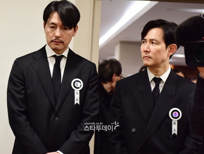 안성기 영결식 정우성 영정 이정재 훈장, 운구는 설경구 박철민 유지태 박해일 조우진 주지....