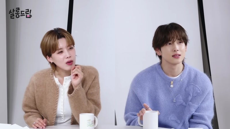 유튜브 ‘살롱드립’ 임시완 목걸이 정보｜파스텔 니트에 포인트 준 빈티지헐리우드 이니셜....