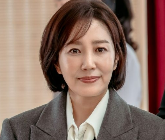 세상 부러울 것 없던 완벽한 의사 부부에게 찾아온 충격적인 균열과 반전 [드라마]