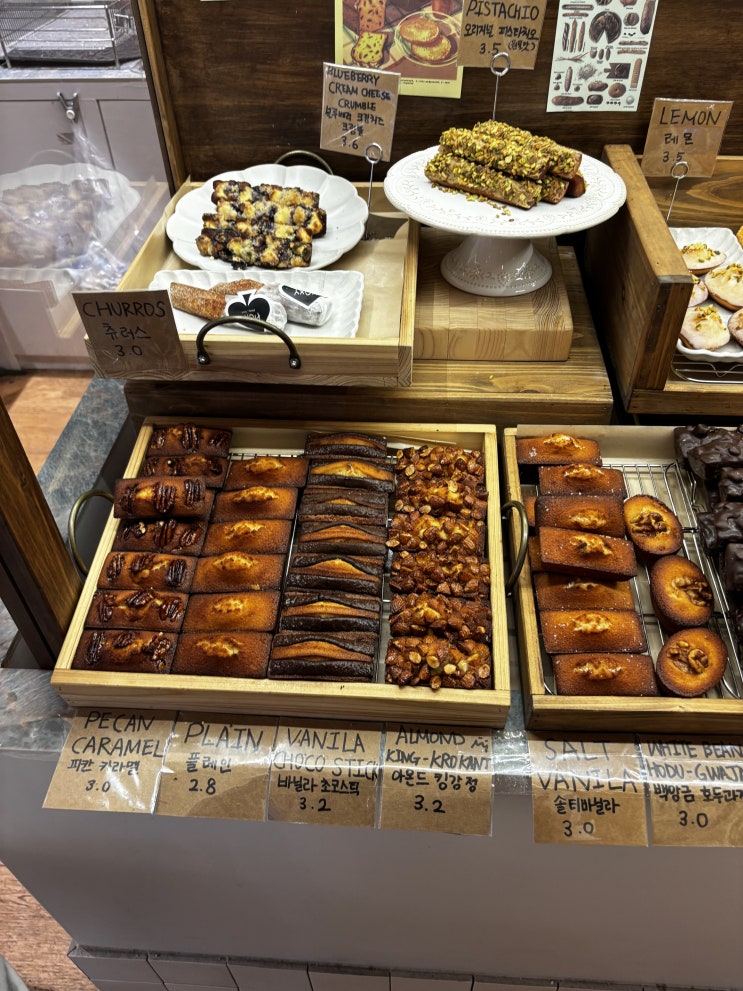  전포 휘낭시에 두쫀쿠 그리고 구움과자 전문 맛집 카페 혹시 전포점 Hoxy