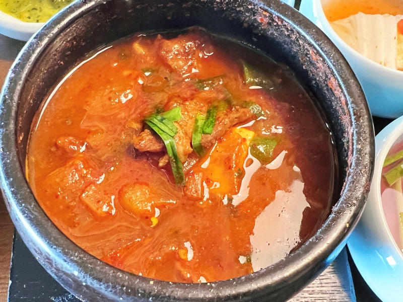 Seoul Lotte World Mall Branch_Baekun, a premium tteokgalbi set menu brand created by Mongtan 12