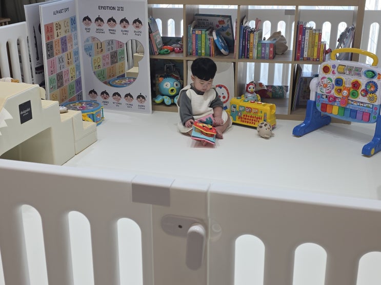 아기 거실매트 추천 크림하우스 매트 프리2S 베이비룸 조합 두 달 사용 후기
