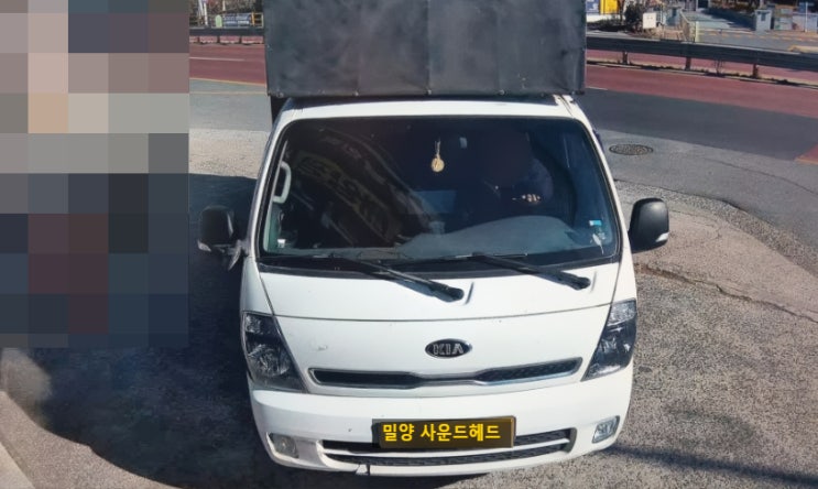  밀양봉고3 1톤 안드로이드 올인원 거치형 장착 작업 후방카메라까지 깔끔하게, 차량 손상 없이 공임 장착