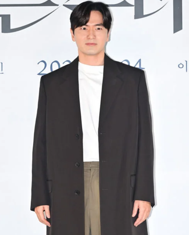 이진욱 신민아 역대급 로맨스 조합 성사 수목금 출연 확정 결혼 후 첫 복귀작 [드라마]