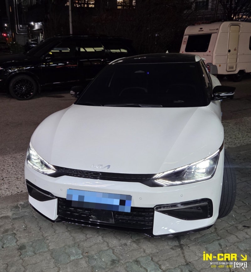 EV6 파인뷰 LX7 실외형 룸미러 블랙박스 장착 케어셀 보조배터리 16A 장착 by인카