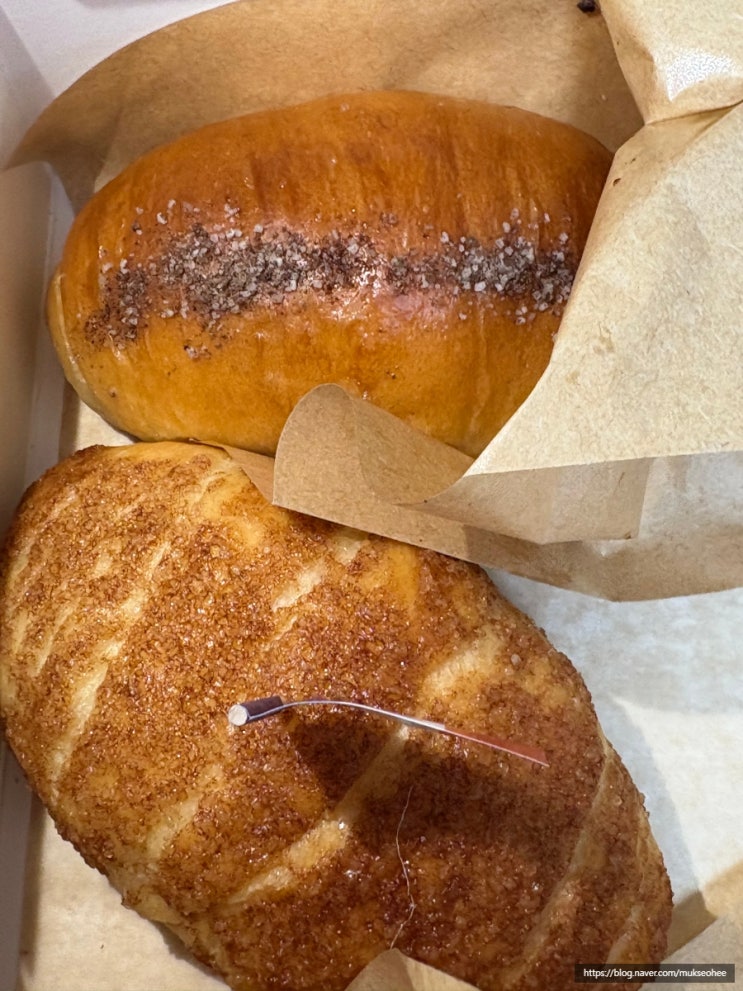  서울 소금빵 맛집 오시오카페 르세라핌 픽 디저트 어때