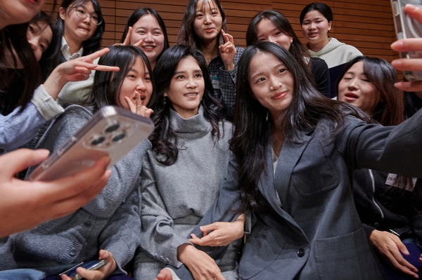  이부진 이사장, 여성 리더의 패션 '딘트(DINT)' 선택