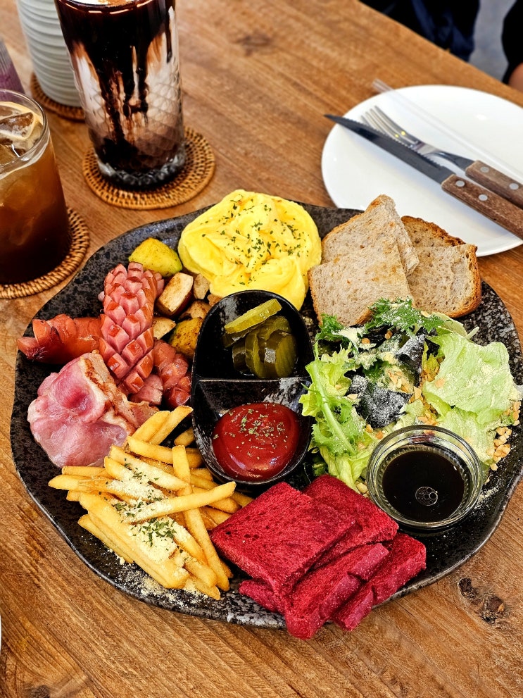  위더스트래블 제주시 브런치 카페 아라동 브런치 브랙퍼스트 와플 맛집