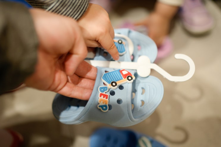  모던하우스 김포공항점 털어온 4살 쌍둥이 육아템 상세 후기 (욕실화, 교정젓가락, 머그컵) + 영수증 할인 분석