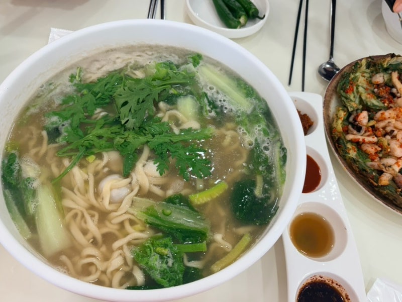 포항 싱싱한 조개칼국수 조돌칼국수